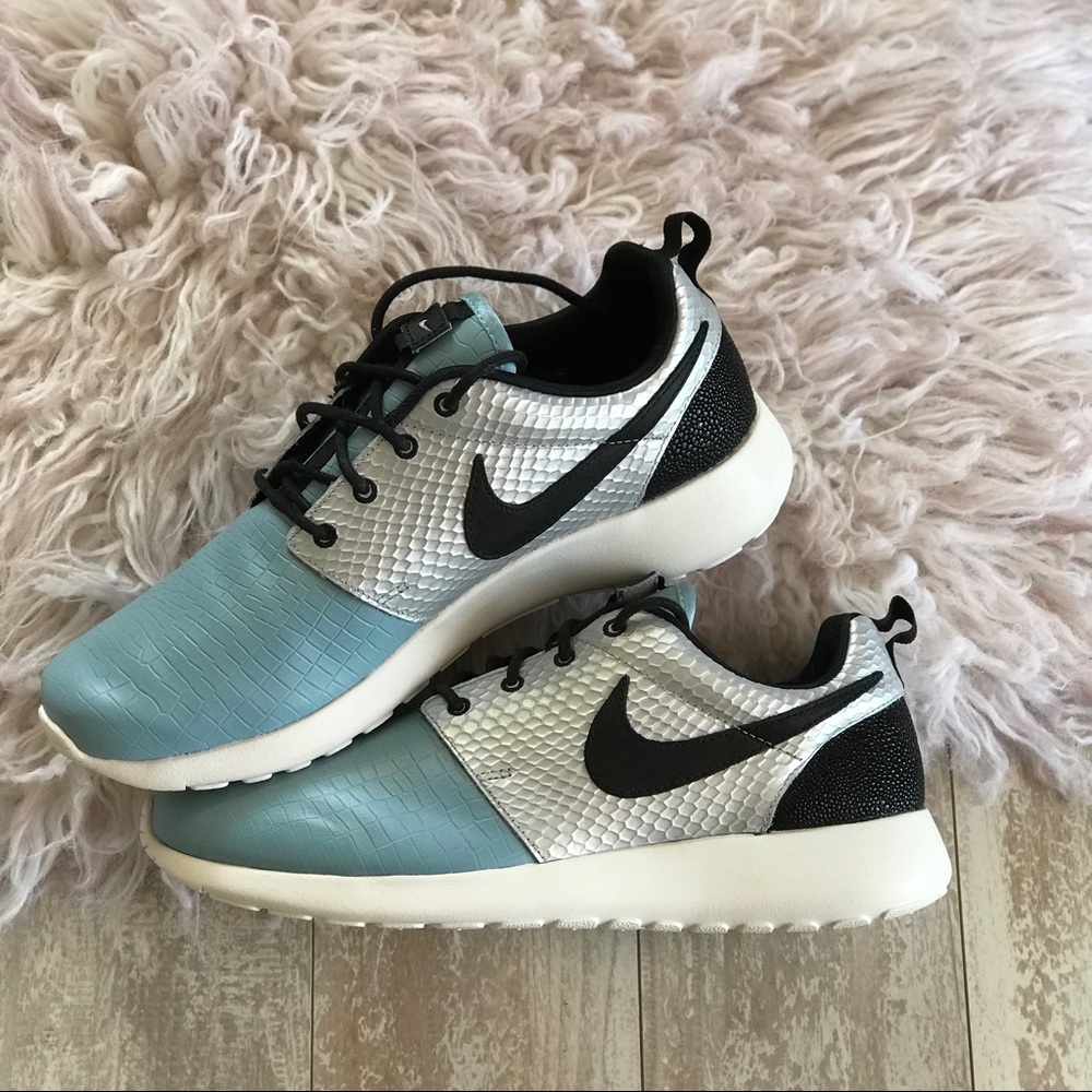 NWT曆Nike Roshe One LX - Picture 8 of 8